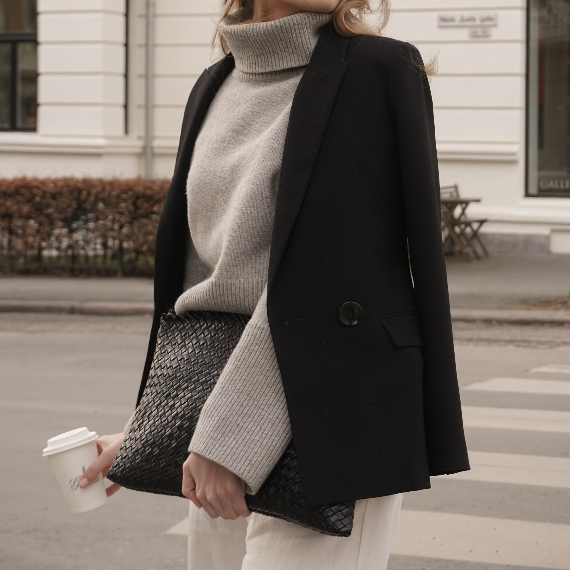 Ribichini Woodstock Laptop i sort – unisex veske i håndflettet lammeskinn med plass til laptop. Elegant, funksjonell og italiensk.