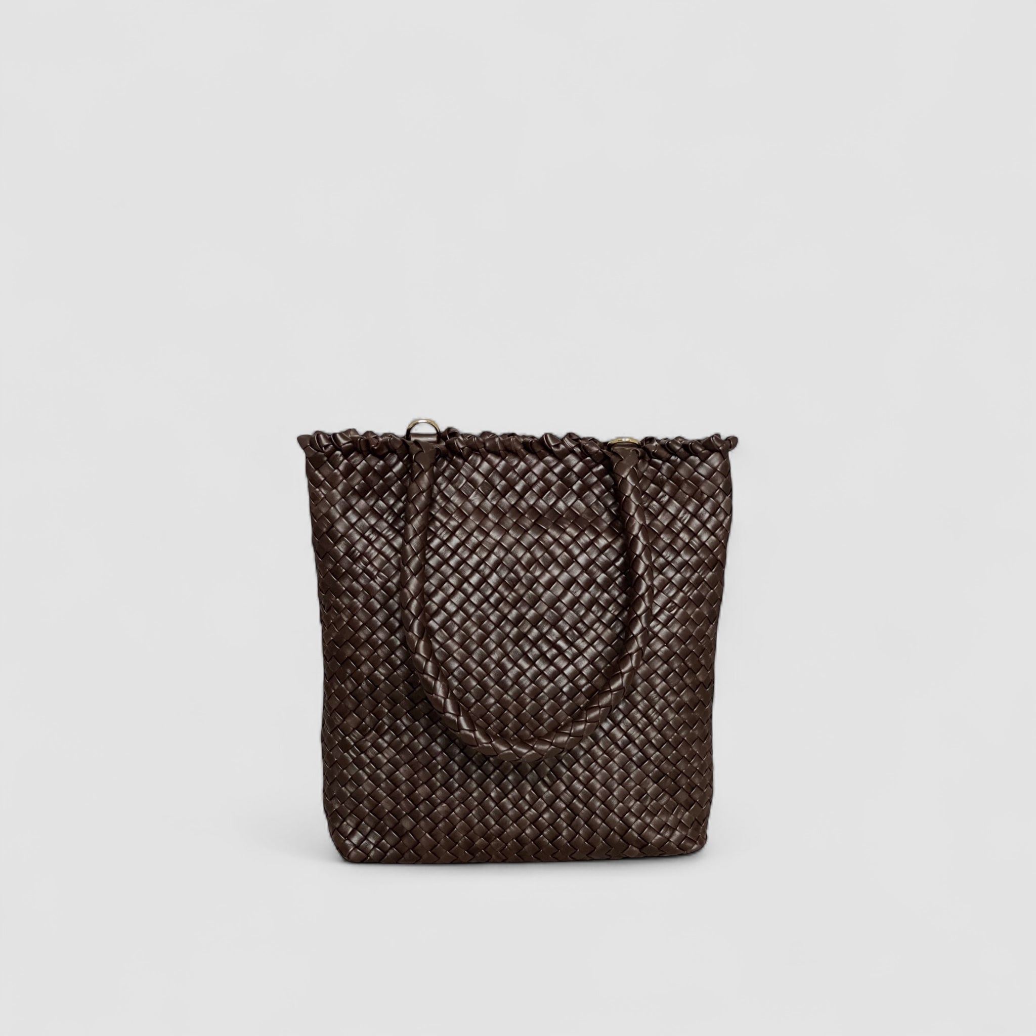 Ribichini Woodstock Babe skinnveske i sjokoladefarge: Mindre versjon, like elegant. Flettet lammeskinn, dyp sjokoladefarge.