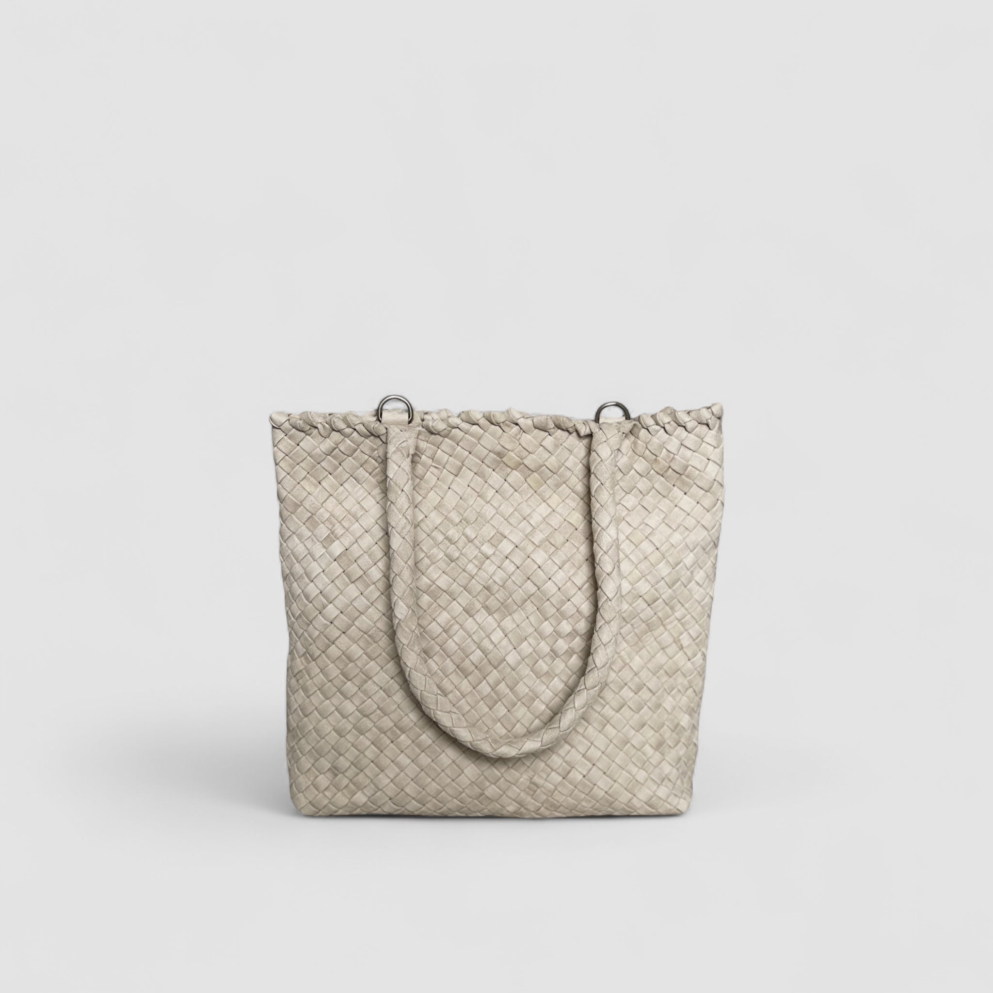 Sandfarget, flettet semsket lammeskinn Ribichini Woodstock Royal Babe-veske, elegant og allsidig.