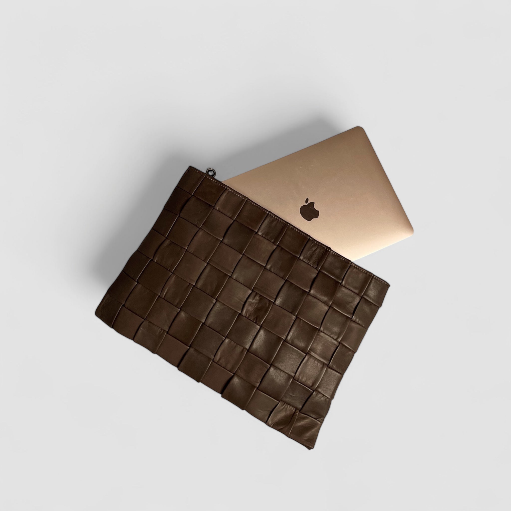 Ribichini Square Laptop-vesken i brunt: Stilig, romslig og beskyttende. Ideell for din bærbare datamaskin.