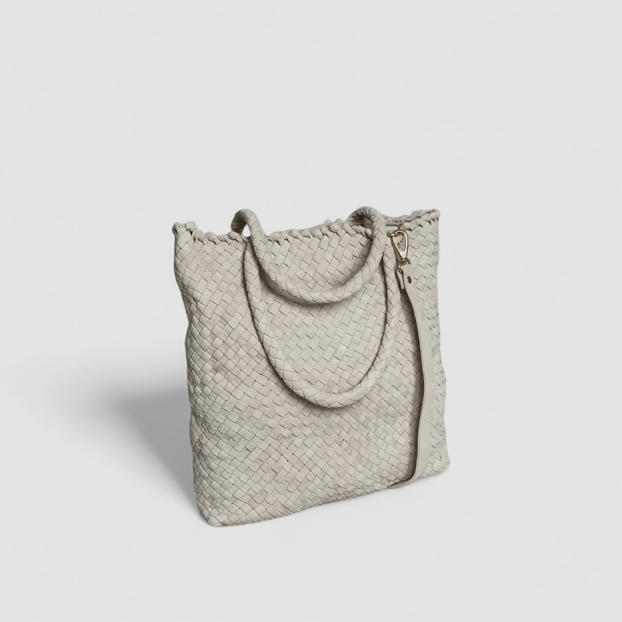 Ribichini Woodtock Royal veske i sand: Sofistikert lammeskinn med avtagbar skulderstropp.