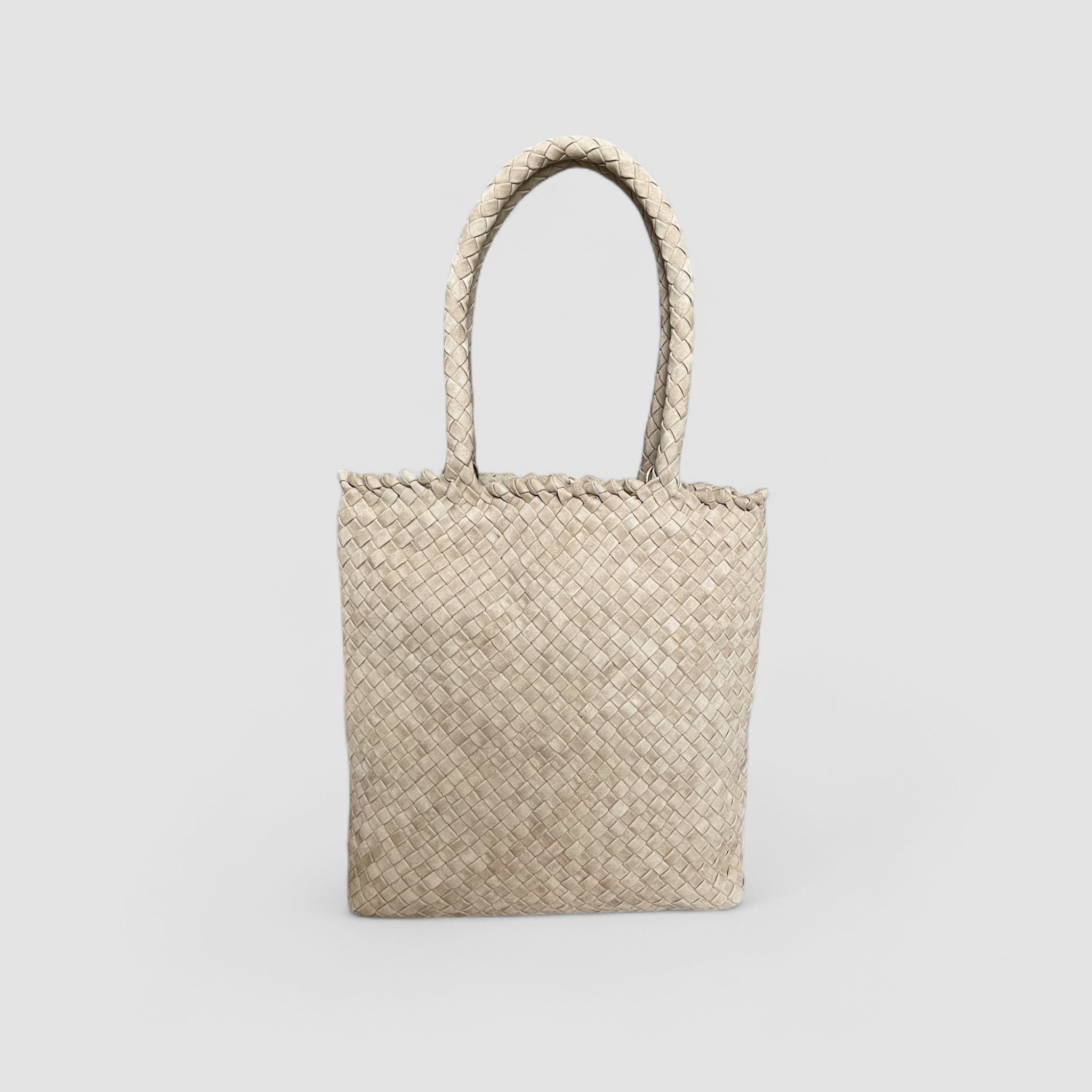 Sandfarget, flettet semsket lammeskinn Ribichini Woodstock Royal Babe-veske, elegant og allsidig.