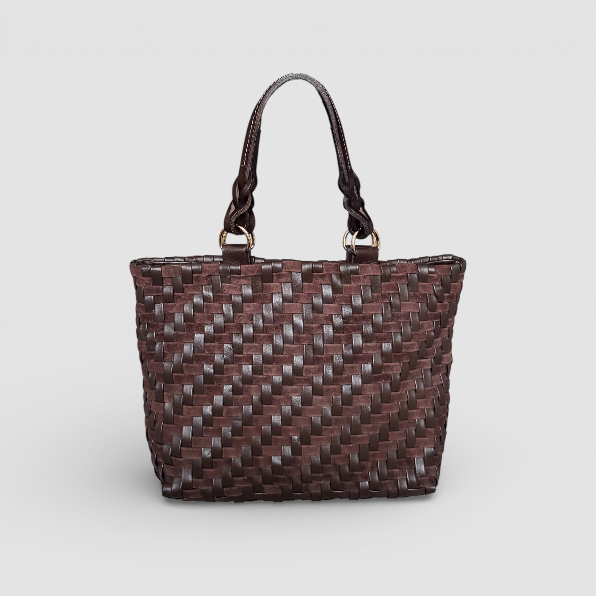 Ribichini Safari Lady Royal Chocolate i håndflettet semsket og glatt skinn med skulderhanker og gullfargede detaljer.