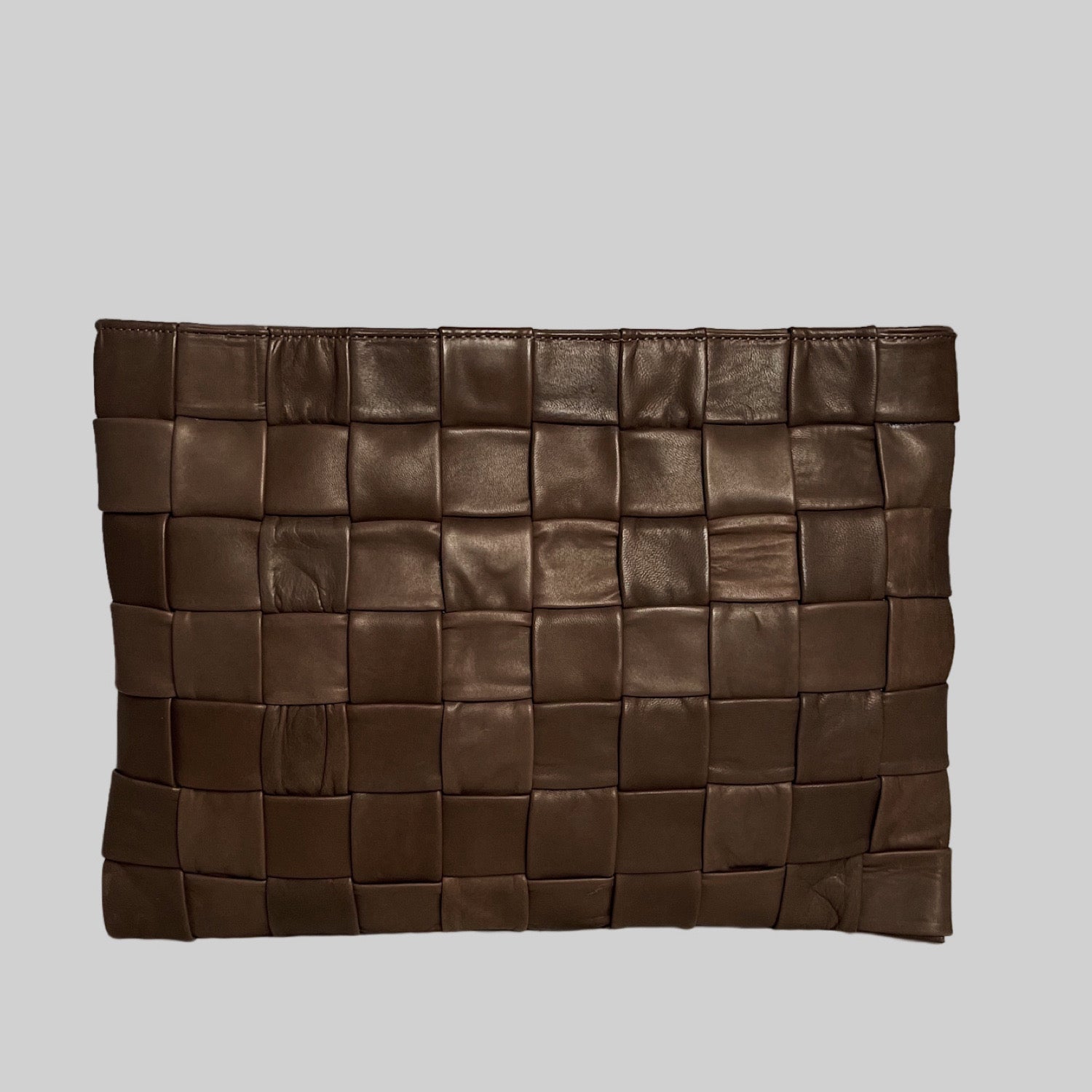 Ribichini Square Laptop-vesken i brun: Elegant design, romslig interiør. Beskyttelse og stil på farten.
